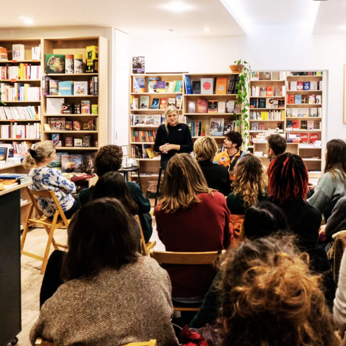 Une conférence de philosophie au Delta, la salle est pleine